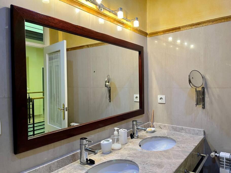 Apartamento Suite Alameda De Hercules Seville Ngoại thất bức ảnh